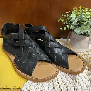 NWT Born Iwa Black Woven Sandal